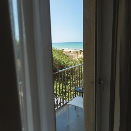 B&B A Due Passi Dal Mare Gela Εξωτερικό φωτογραφία