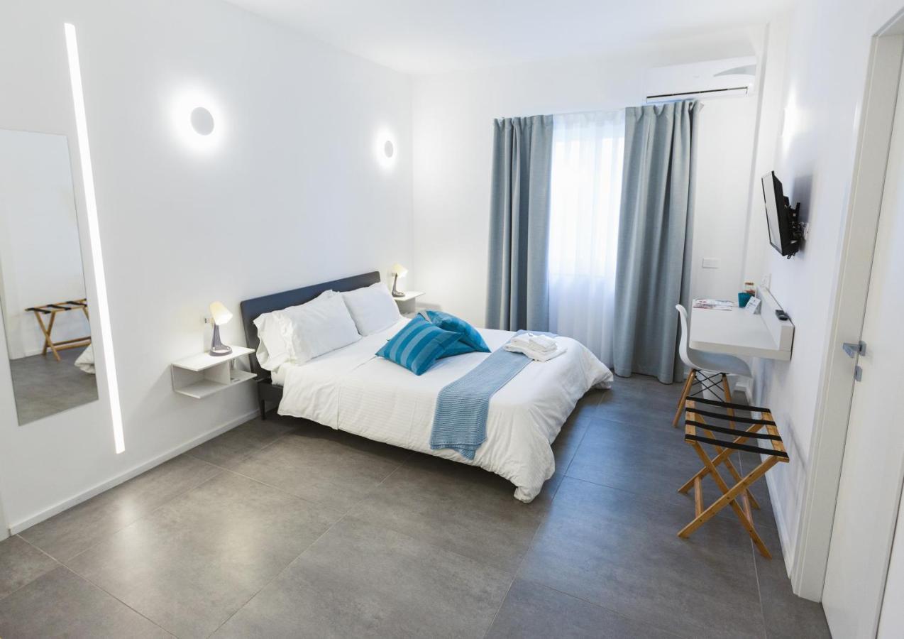 B&B A Due Passi Dal Mare Gela Εξωτερικό φωτογραφία