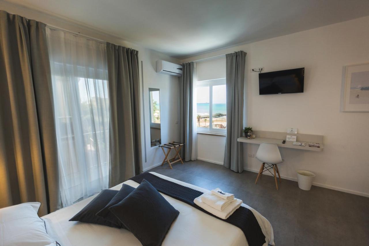 B&B A Due Passi Dal Mare Gela Εξωτερικό φωτογραφία