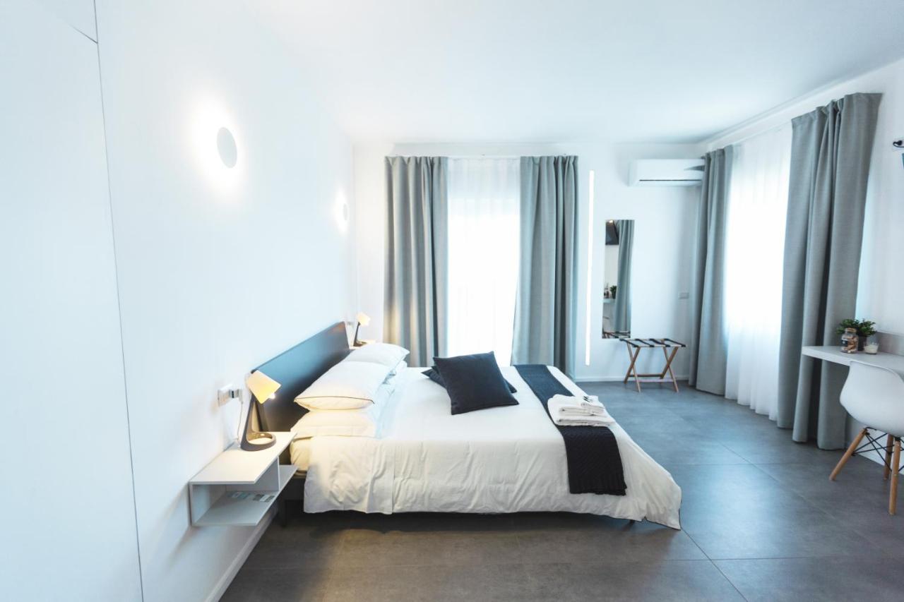 B&B A Due Passi Dal Mare Gela Εξωτερικό φωτογραφία