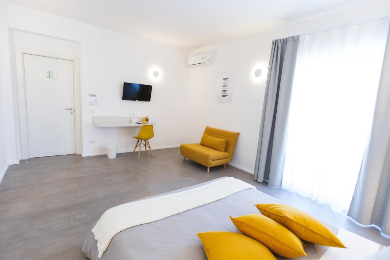 B&B A Due Passi Dal Mare Gela Εξωτερικό φωτογραφία