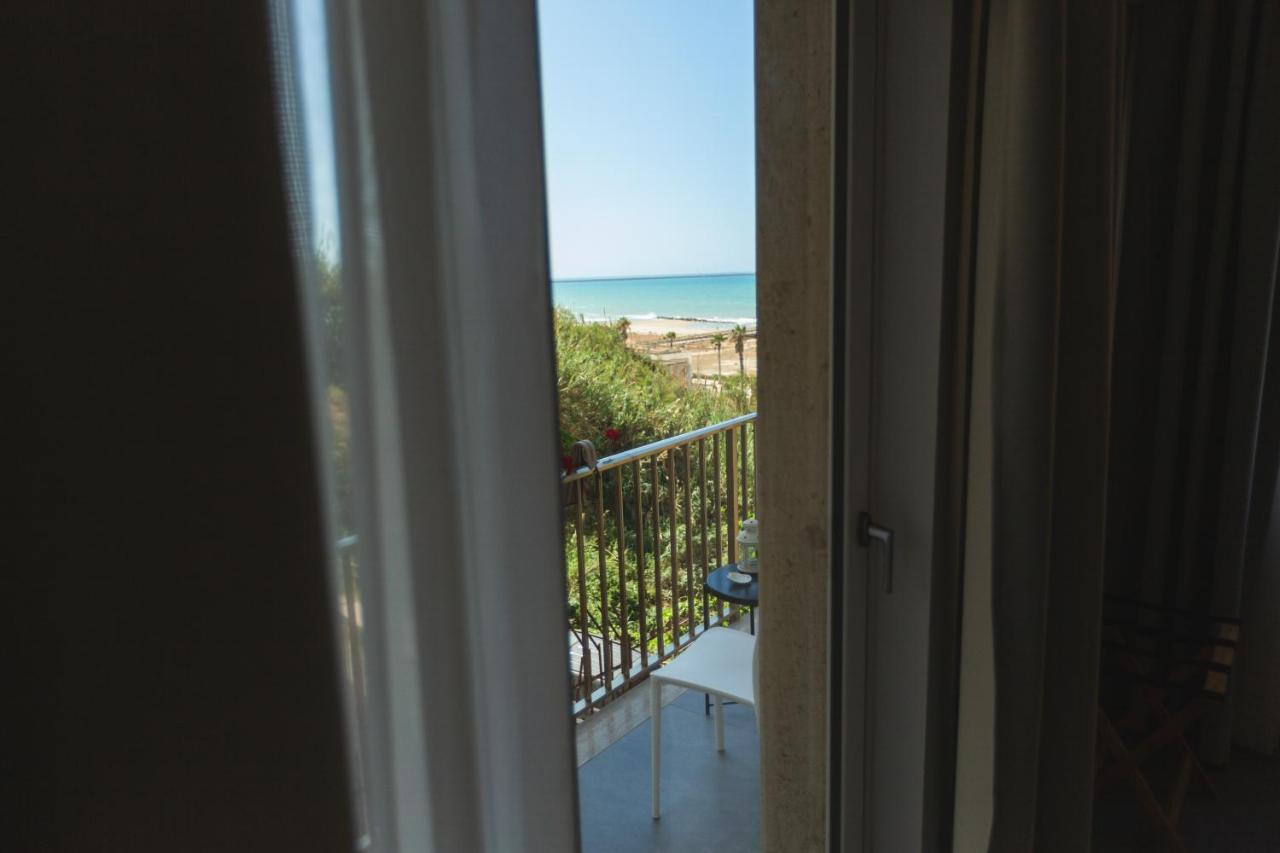 B&B A Due Passi Dal Mare Gela Εξωτερικό φωτογραφία