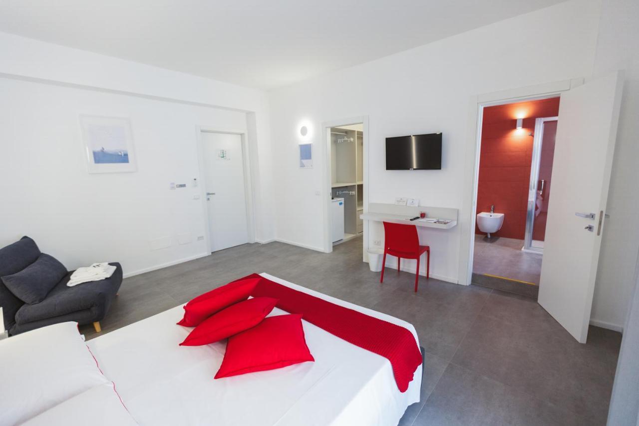 B&B A Due Passi Dal Mare Gela Εξωτερικό φωτογραφία