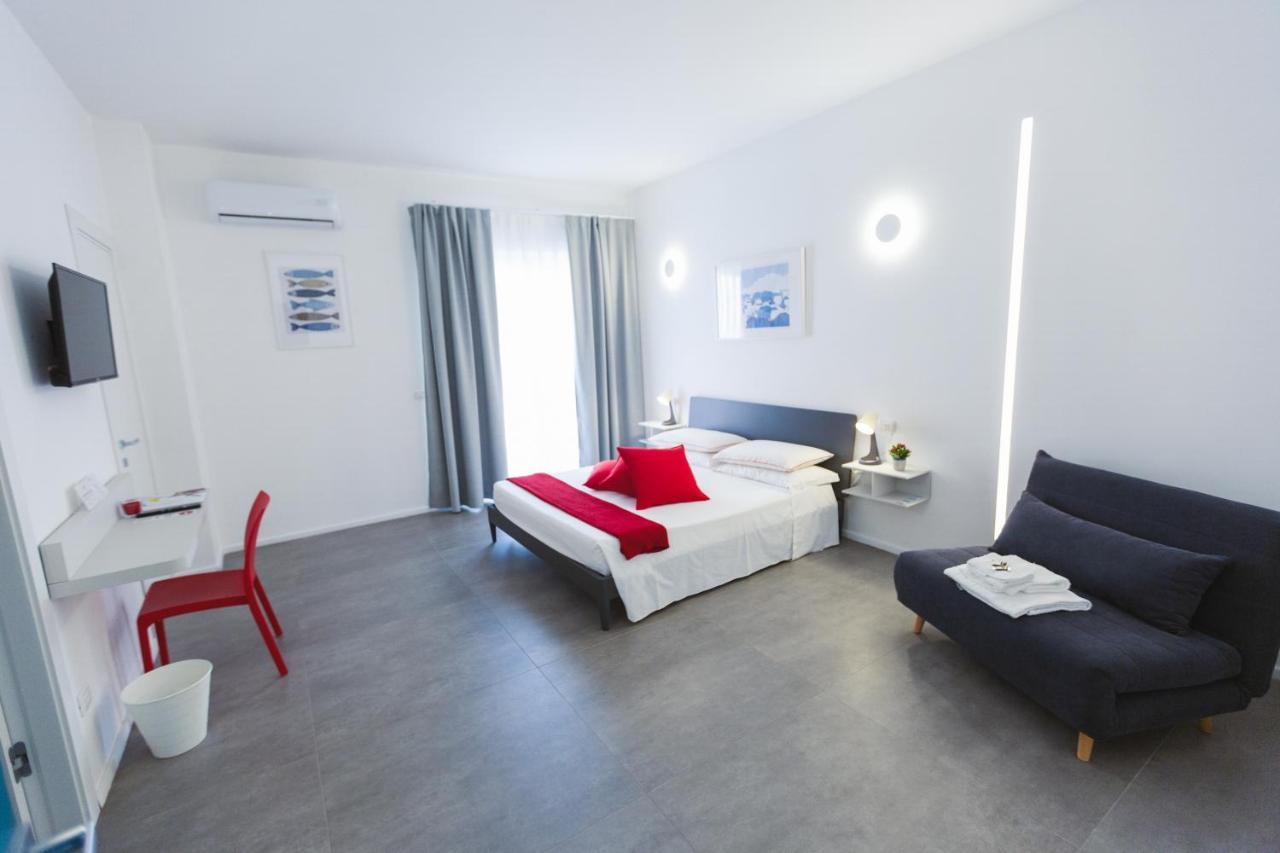B&B A Due Passi Dal Mare Gela Εξωτερικό φωτογραφία